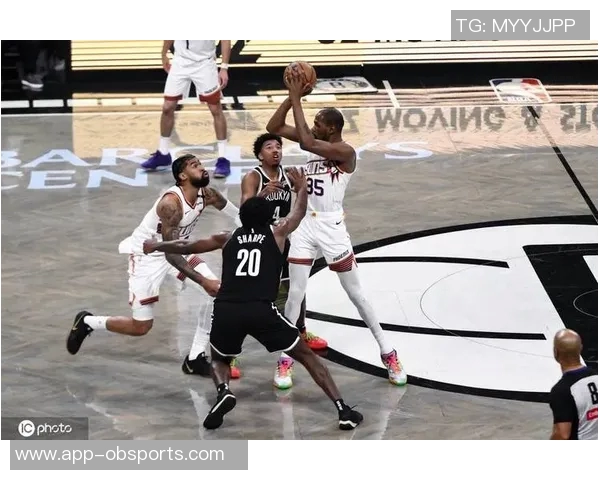 太阳逆转篮网第三节大爆发布克单节狂砍12分助力球队反超17分