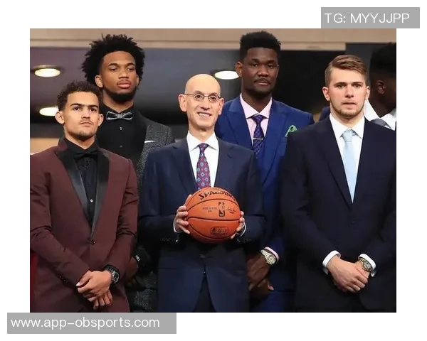 湖人揭幕战首发阵容初步确定东契奇身边的辅佐者成关键因素 湖人揭幕战首发阵容初步确定东契奇身边的辅佐者成关键因素